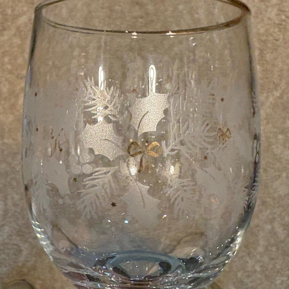 Set of 20 Arby’s holiday Gold-Trimmed Glass Goblet